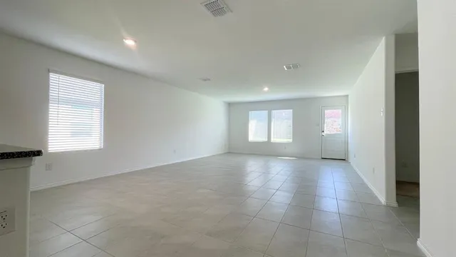 $2,075 | 6433 Becker Avenue, Fort Worth, TX 76123