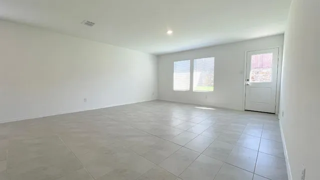 $2,075 | 6433 Becker Avenue, Fort Worth, TX 76123