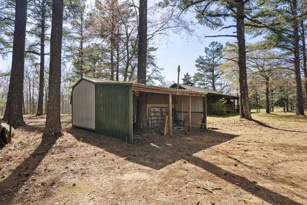3778 Highway 100 Centerville, TN 37033 - Photo 34 of 59 a front view of a house