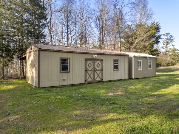3778 Highway 100 Centerville, TN 37033 - Photo 47 of 59 a view of a back yard of the house