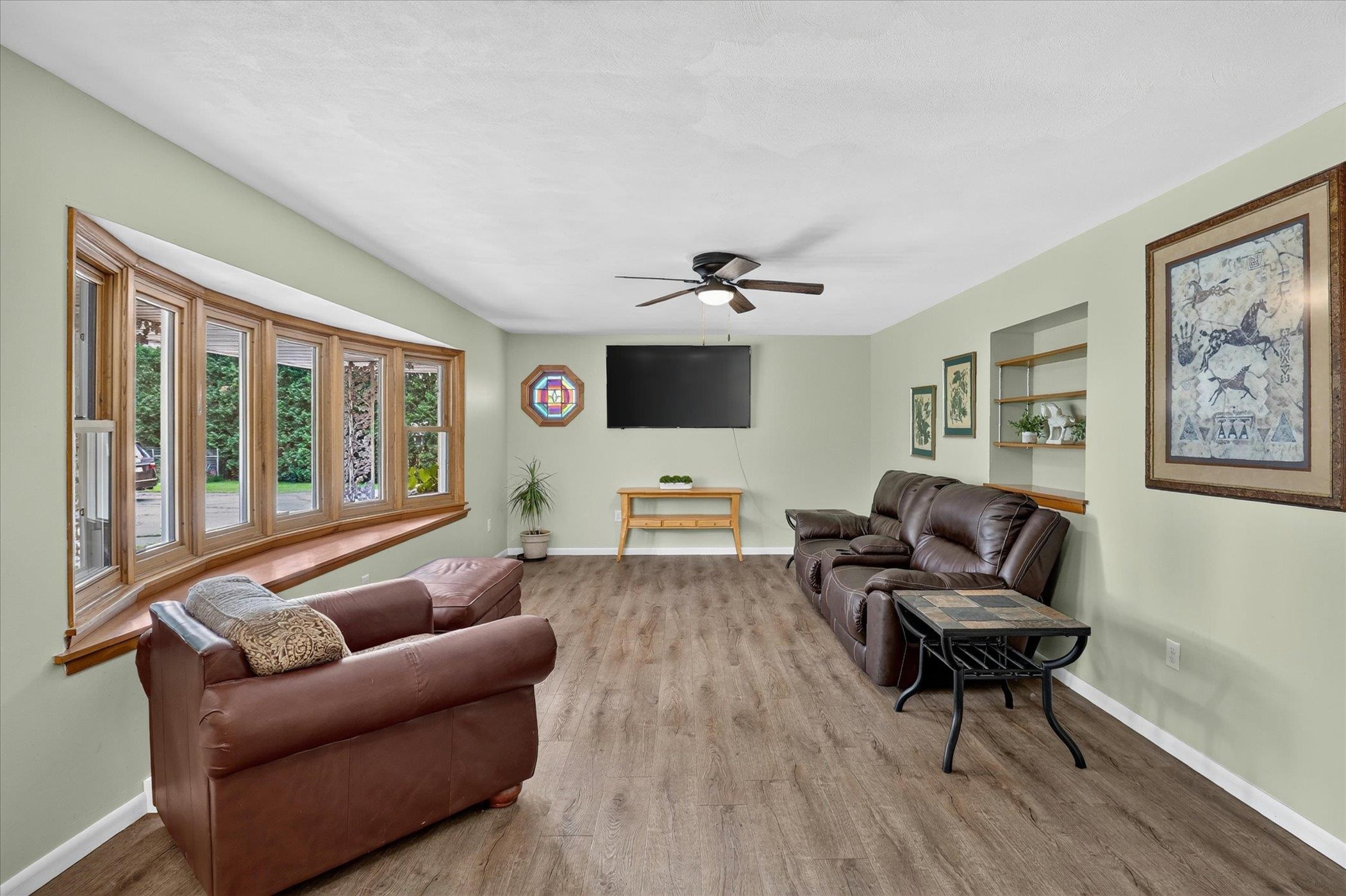 726 Rockshire Drive Janesville, WI 53546 - Photo 7 of 39
