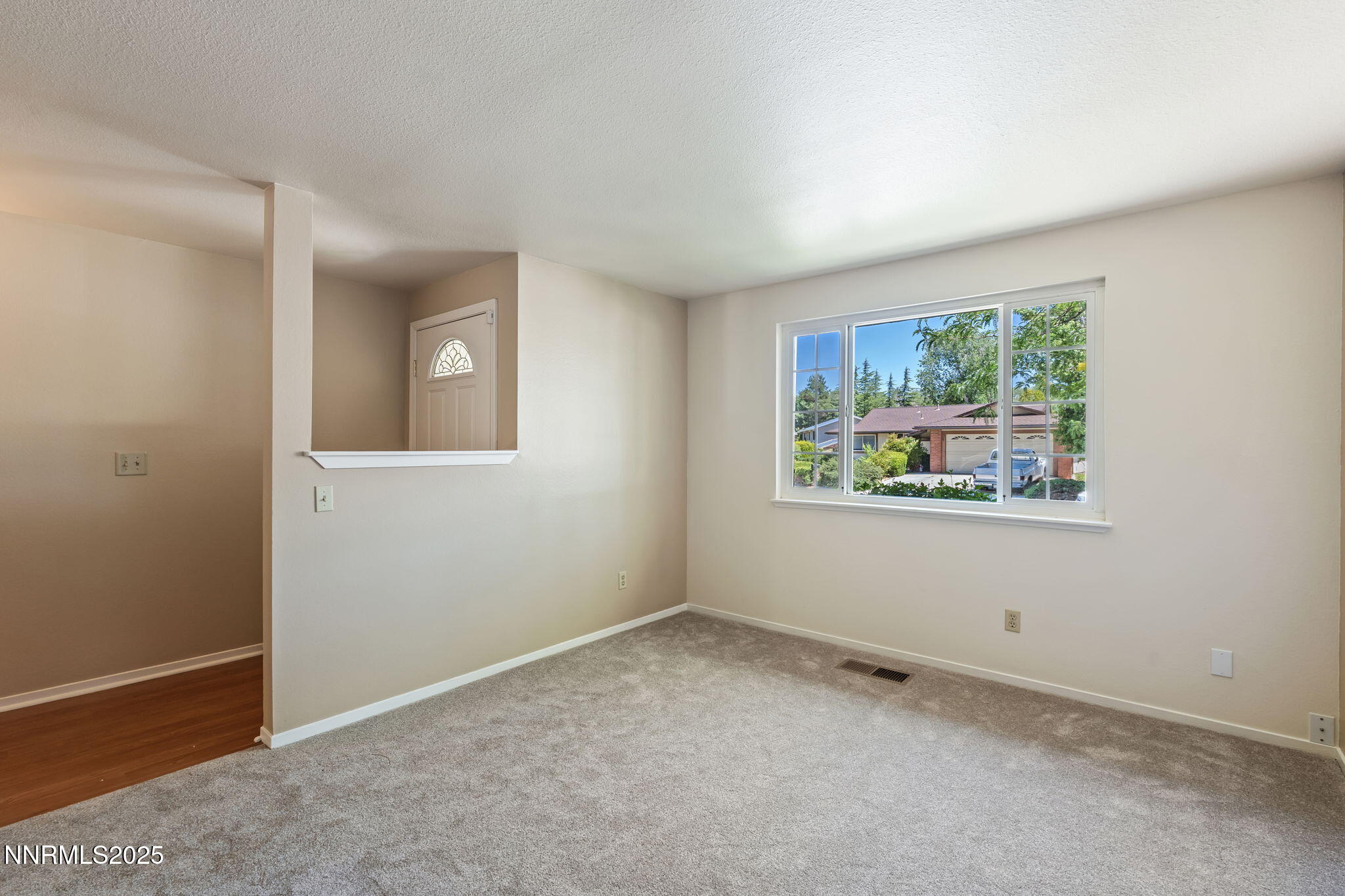 1885 King Edward Drive Reno, NV 89503 - Photo 13 of 31 13-web-or-mls-DSC04646
