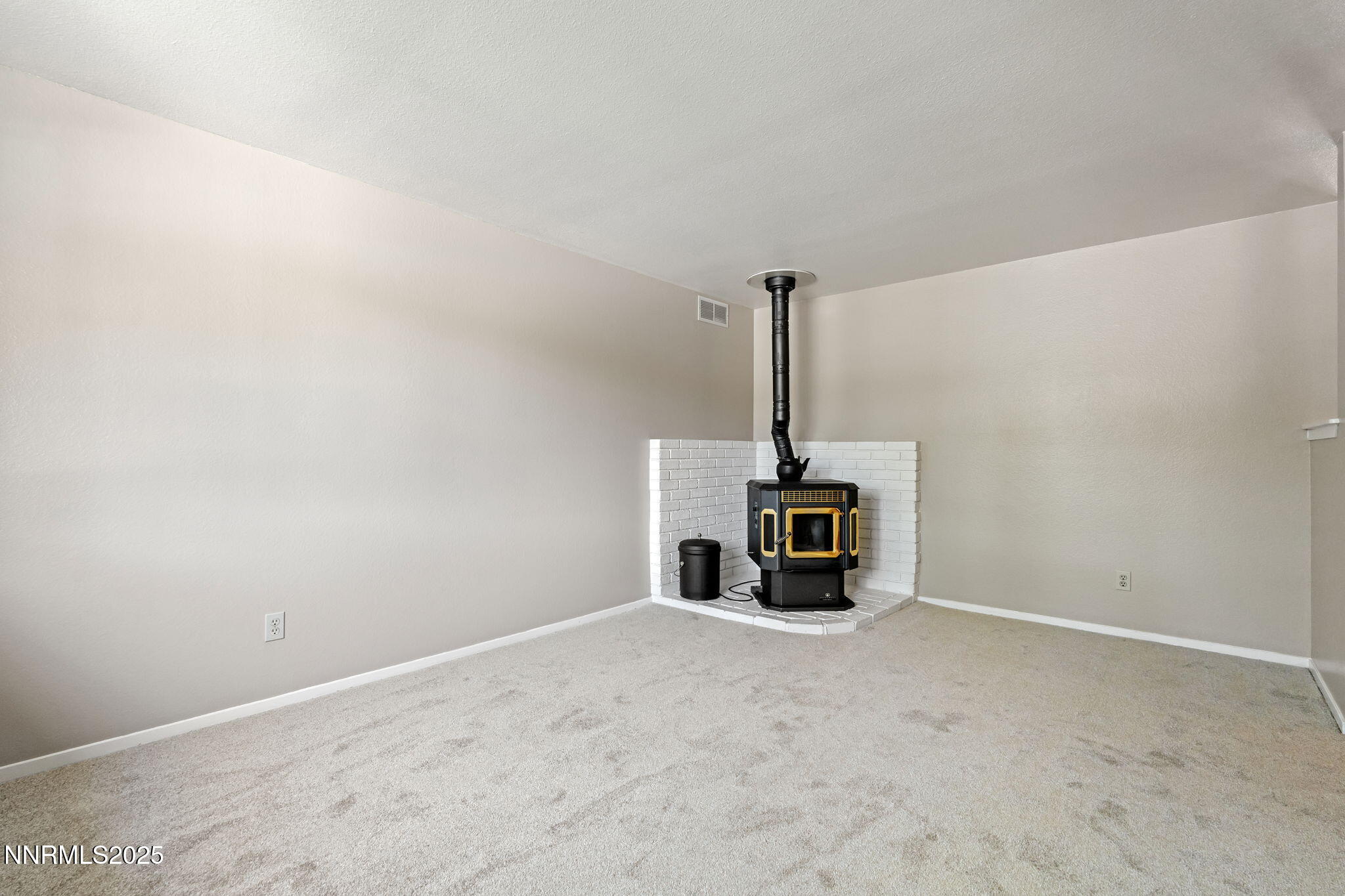 1885 King Edward Drive Reno, NV 89503 - Photo 16 of 31 13-web-or-mls-DSC03924