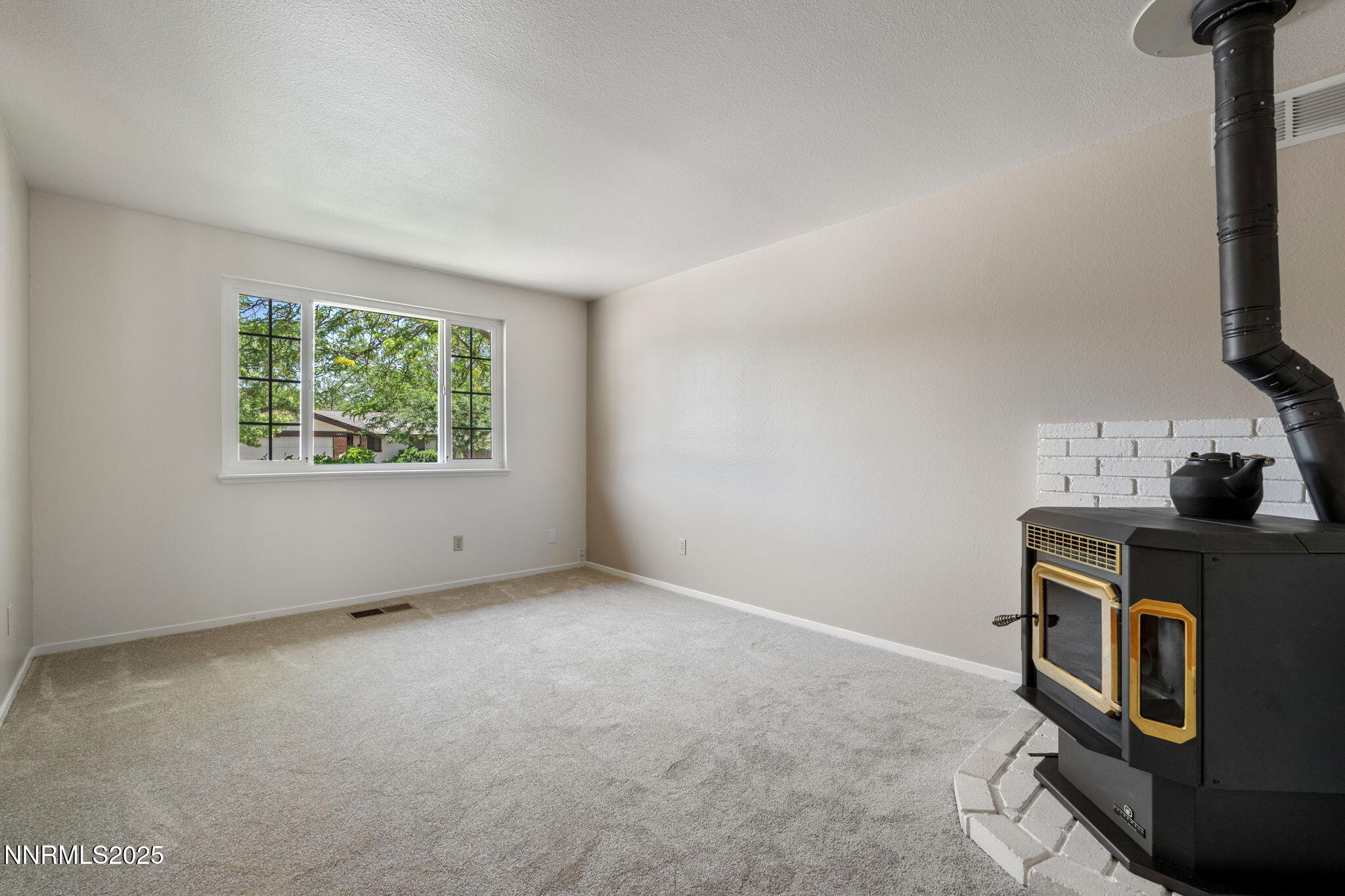 1885 King Edward Drive Reno, NV 89503 - Photo 17 of 31 14-web-or-mls-DSC03919