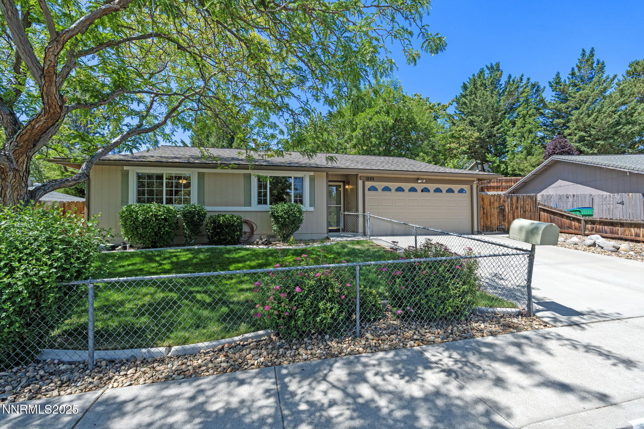 1885 King Edward Drive Reno, NV 89503 - Photo 2 of 31 2-web-or-mls-DSC03914