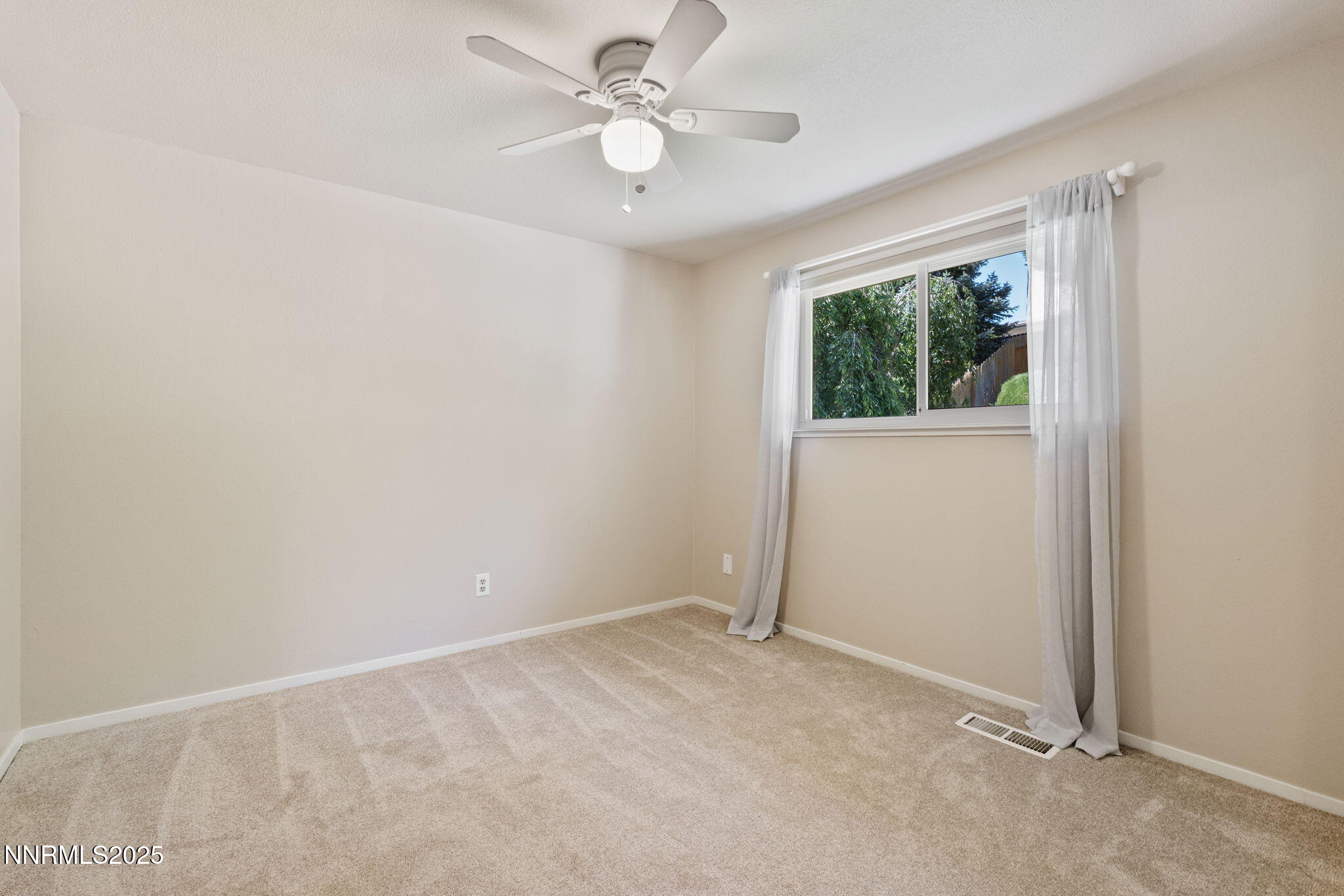 1885 King Edward Drive Reno, NV 89503 - Photo 21 of 31 18-web-or-mls-DSC03804