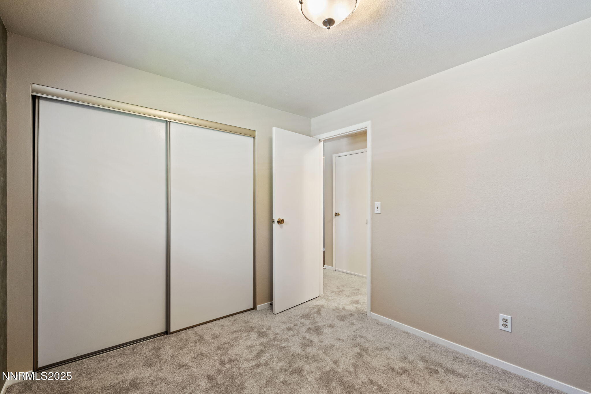 1885 King Edward Drive Reno, NV 89503 - Photo 22 of 31 23-web-or-mls-DSC04661