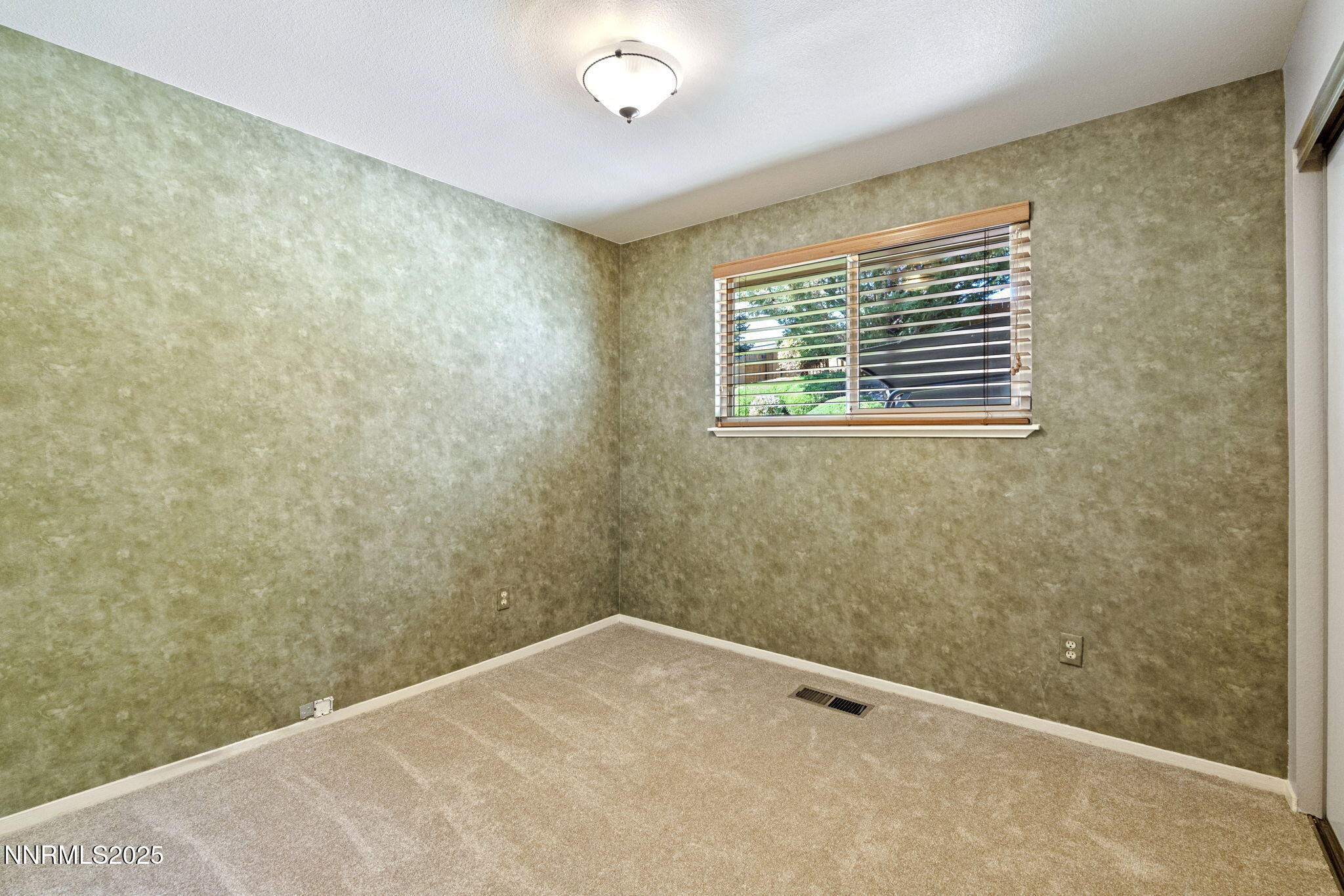1885 King Edward Drive Reno, NV 89503 - Photo 23 of 31 19-web-or-mls-DSC03799