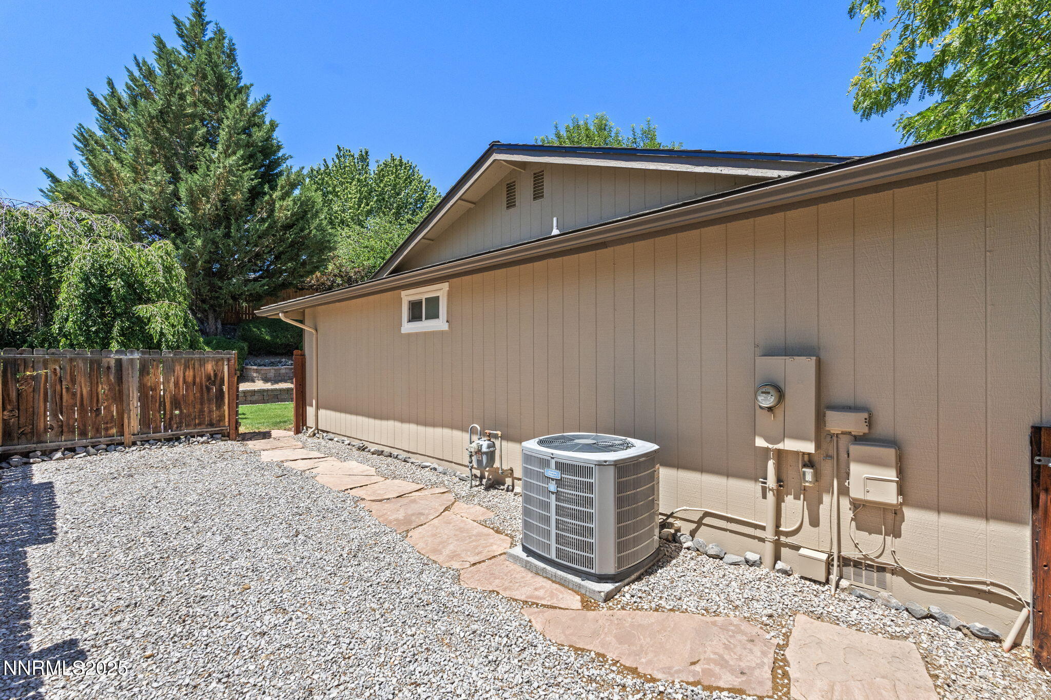 1885 King Edward Drive Reno, NV 89503 - Photo 30 of 31 30-web-or-mls-DSC04639