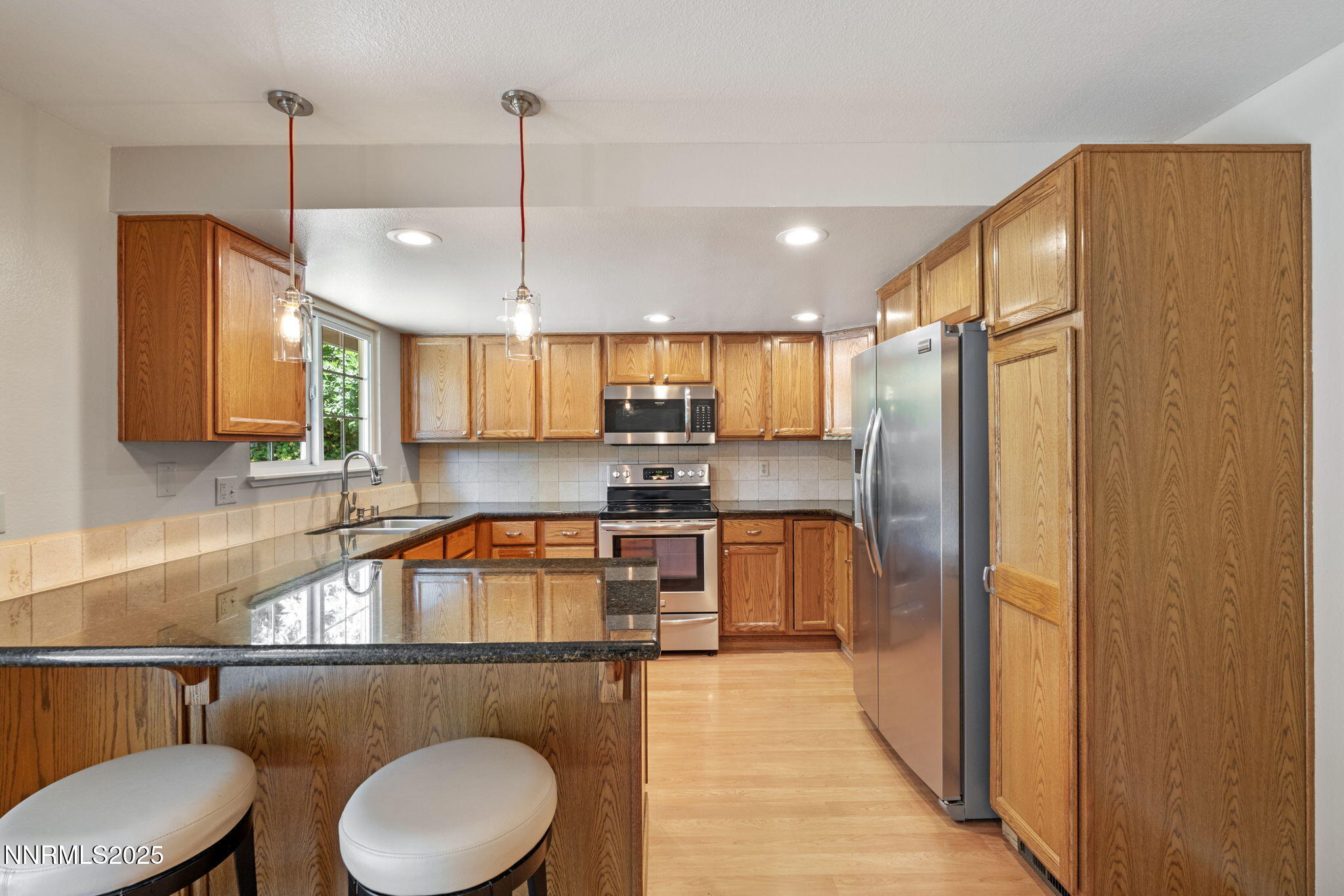 1885 King Edward Drive Reno, NV 89503 - Photo 5 of 31 5-web-or-mls-DSC03879