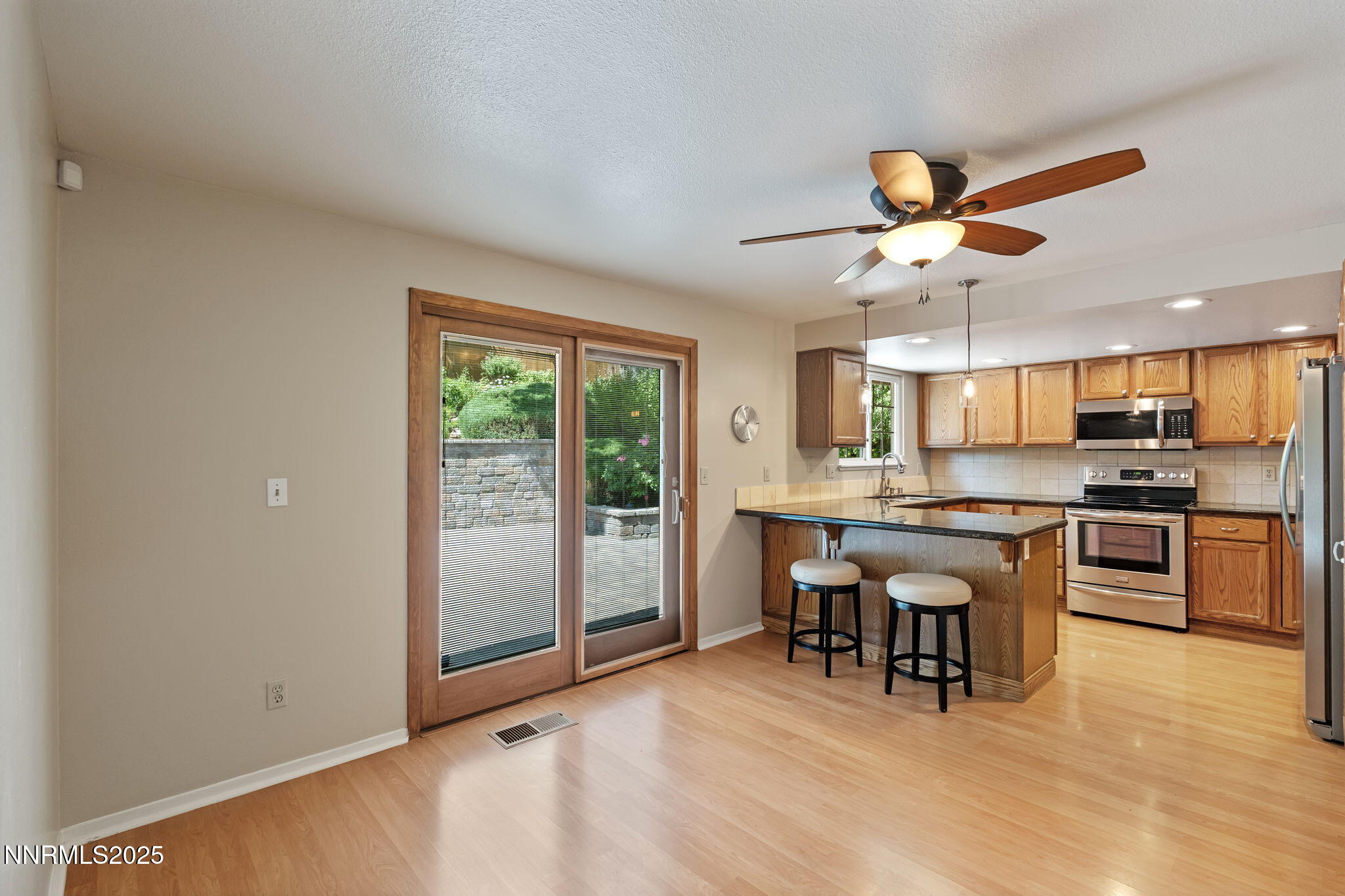 1885 King Edward Drive Reno, NV 89503 - Photo 10 of 31 10-web-or-mls-DSC03836