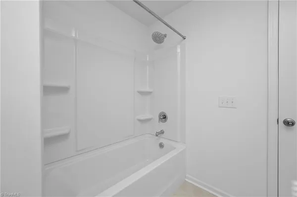 $2,000 | 4122 Aster Pt Court, Pfafftown, NC 27040