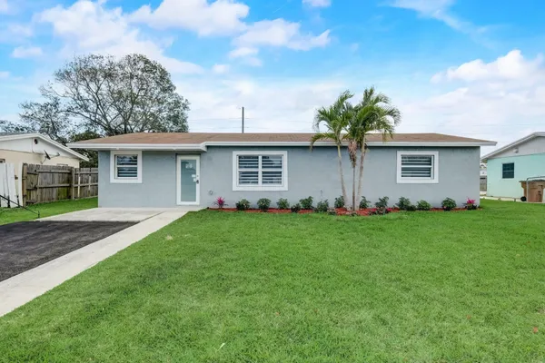 $475,000 | 520 Southwest 13th Place, Deerfield Beach, FL 33441