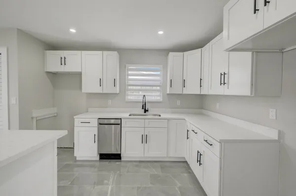 $475,000 | 520 Southwest 13th Place, Deerfield Beach, FL 33441