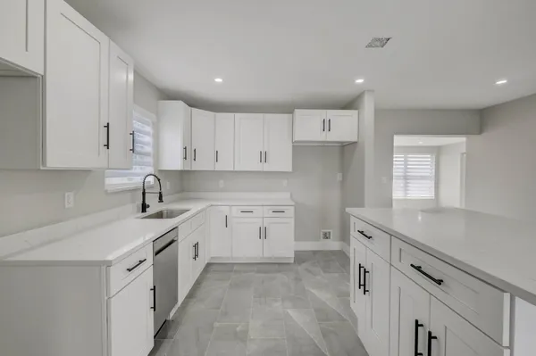 $475,000 | 520 Southwest 13th Place, Deerfield Beach, FL 33441