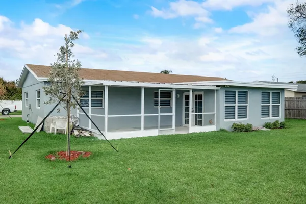 $475,000 | 520 Southwest 13th Place, Deerfield Beach, FL 33441