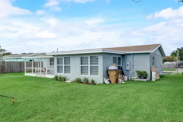 $475,000 | 520 Southwest 13th Place, Deerfield Beach, FL 33441