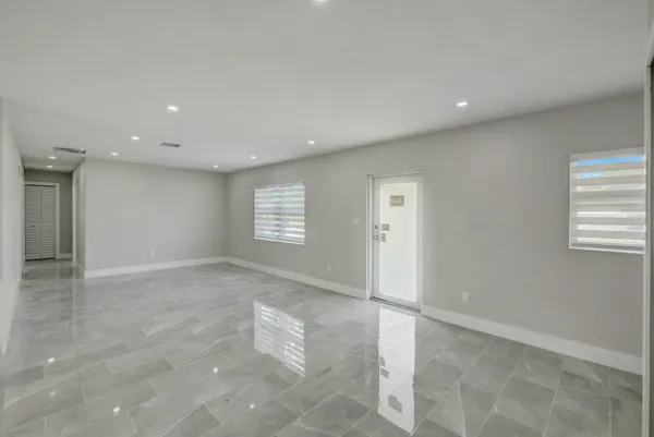 $475,000 | 520 Southwest 13th Place, Deerfield Beach, FL 33441