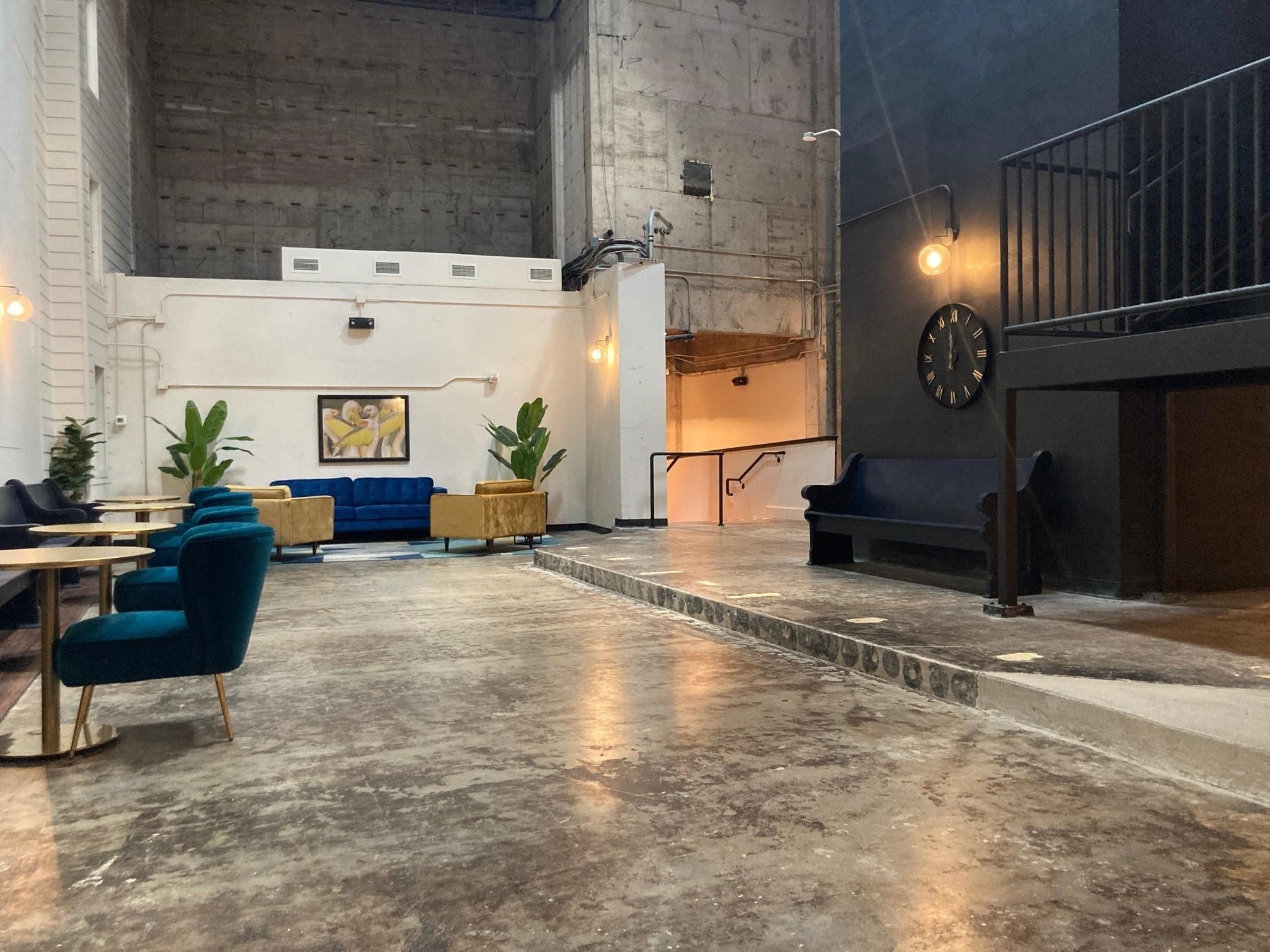 4411 Dallas Street, Unit 6 Houston, TX 77023 - Photo 9 of 10 a living room with furniture