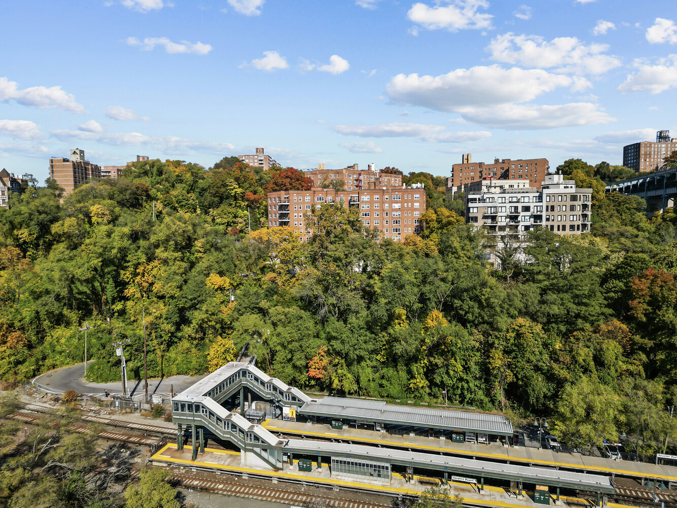 2465 Palisade Avenue, Unit 7H Bronx, NY 10463 - Photo 12 of 15 a view of a city