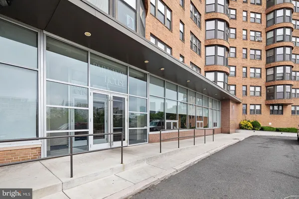 $1,835 | 2201 Pennsylvania Avenue, Unit 1309, Philadelphia, PA 19130