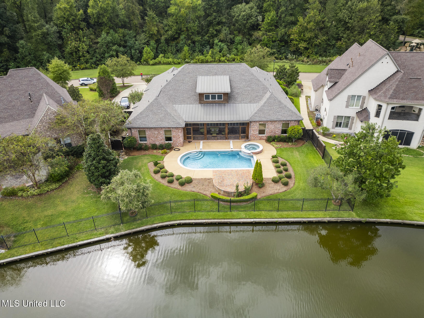 104 Chicot Cove Ridgeland, MS 39157 - Photo 18 of 39 104 Chicot Cv Drone-4
