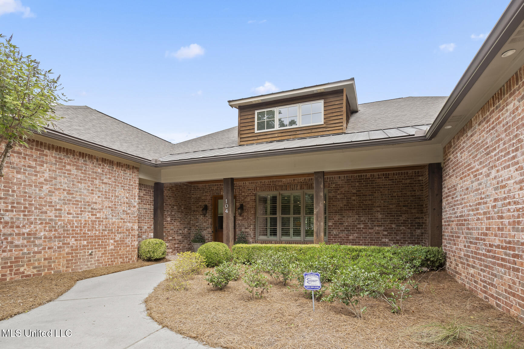 104 Chicot Cove Ridgeland, MS 39157 - Photo 3 of 39 104 Chicot Cv-3