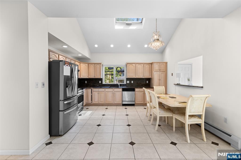 499 Morse Avenue Ridgefield, NJ 07657 - Photo 14 of 45