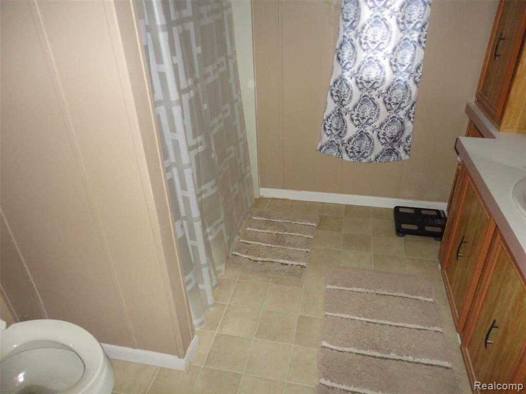 415 Midlands Temperance, MI 48182 - Photo 8 of 11 Gallery Image 8
