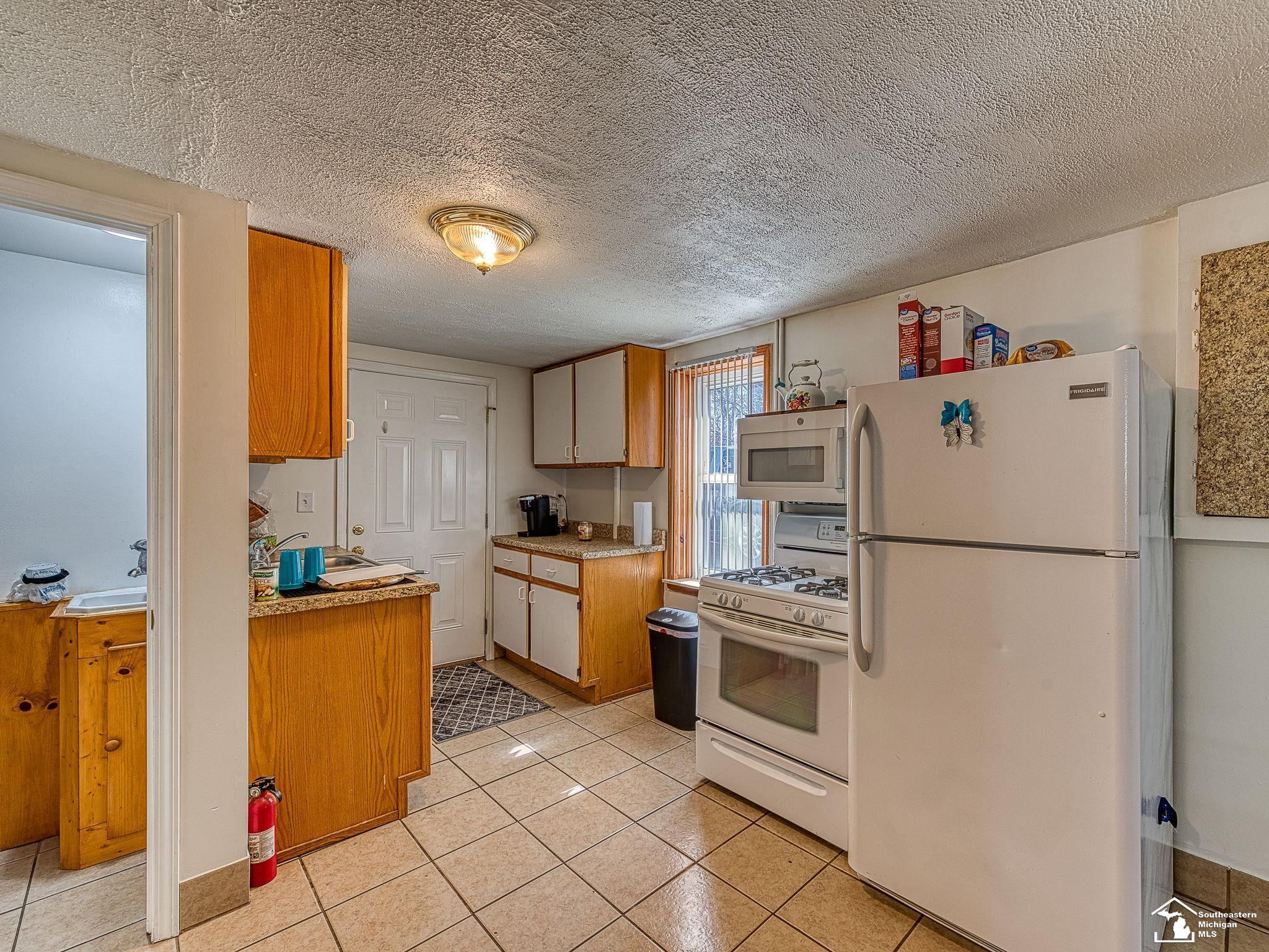 16898 Haggerty Road Belleville, MI 48111 - Photo 23 of 42 50101439-22.JPG