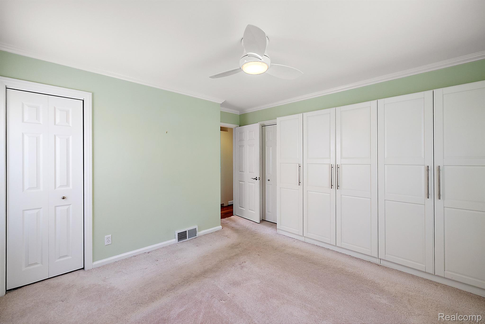 2546 Dorchester Road Birmingham, MI 48009 - Photo 10 of 48