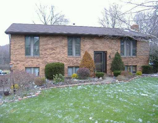 129 Hampton Court Butler, PA 16002 - Photo 1 of 8 Exterior Front.