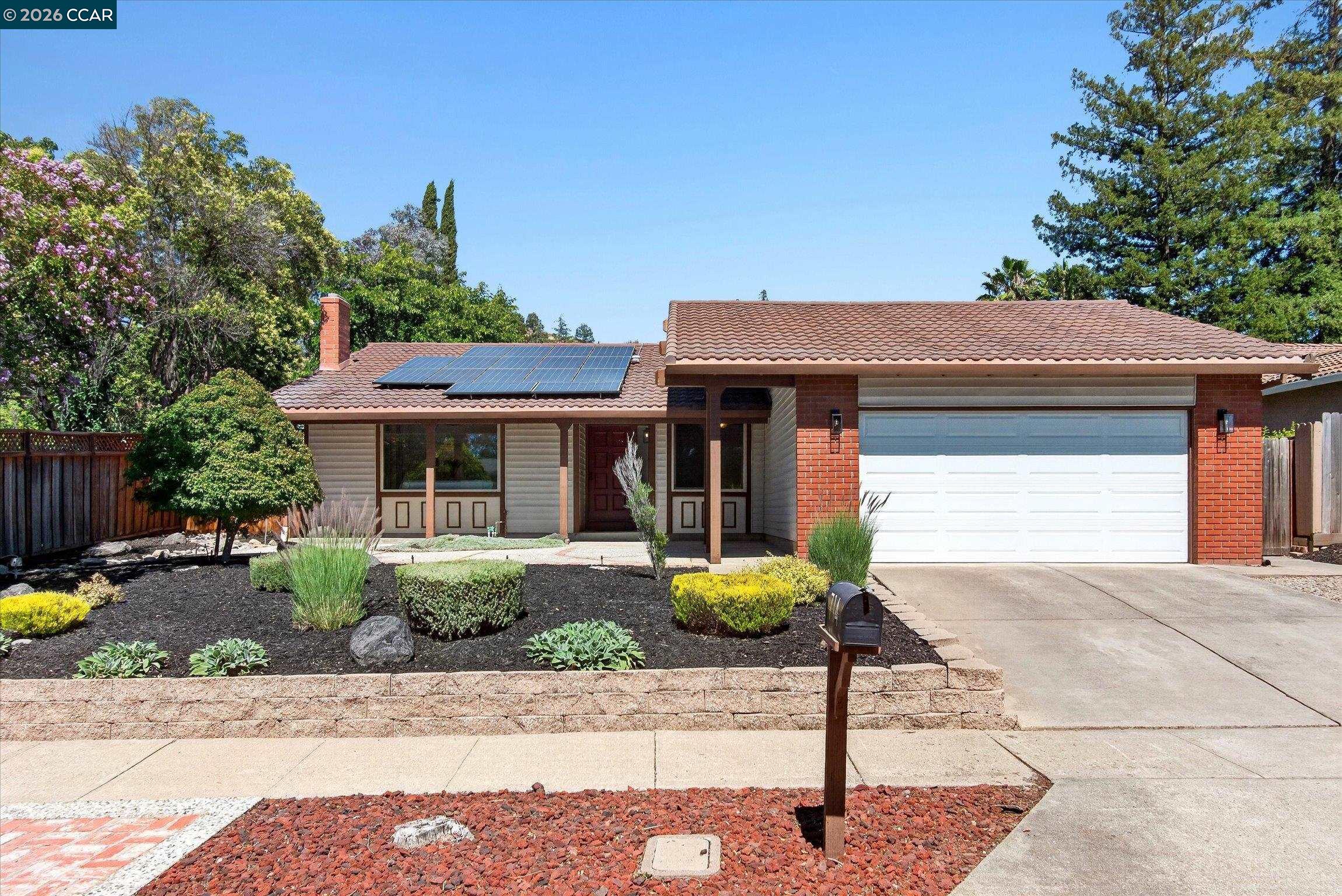 714 Navaronne Way Concord, CA 94518 - Photo 7 of 41