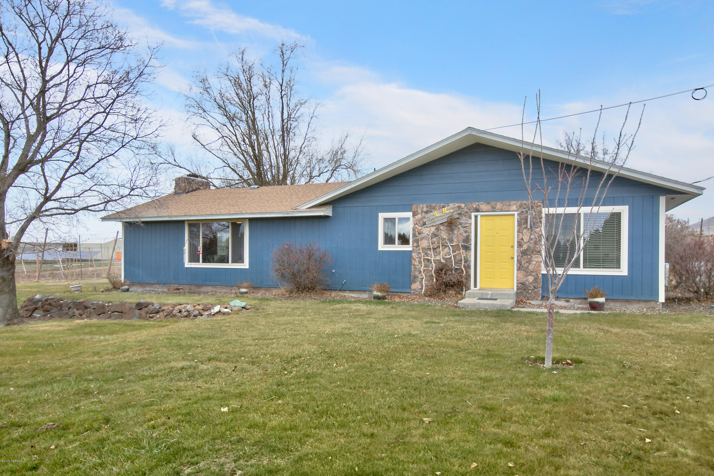 10061 Mieras Road Yakima, WA 98901 - Photo 2 of 23 Front of House