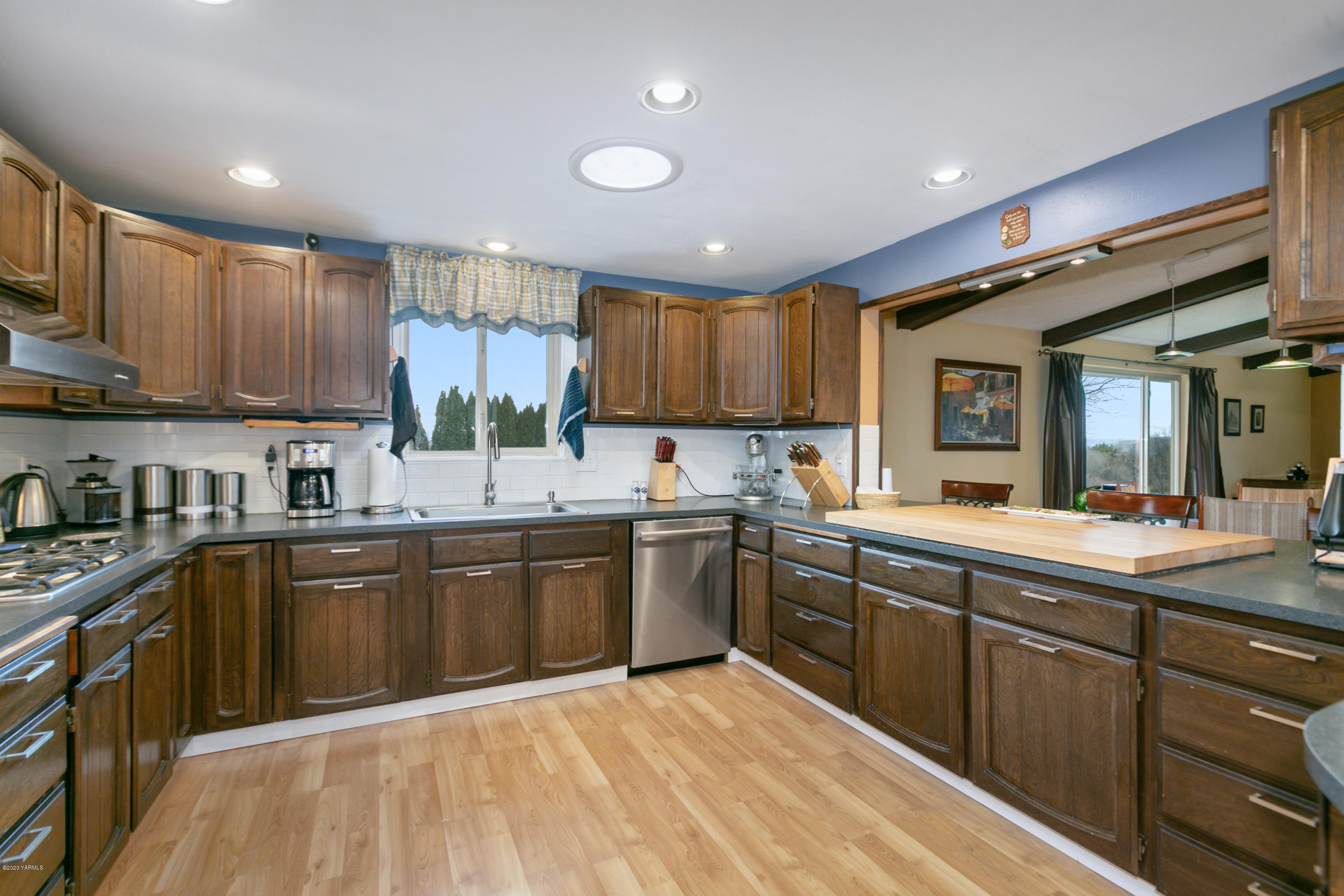10061 Mieras Road Yakima, WA 98901 - Photo 15 of 23 Kitchen