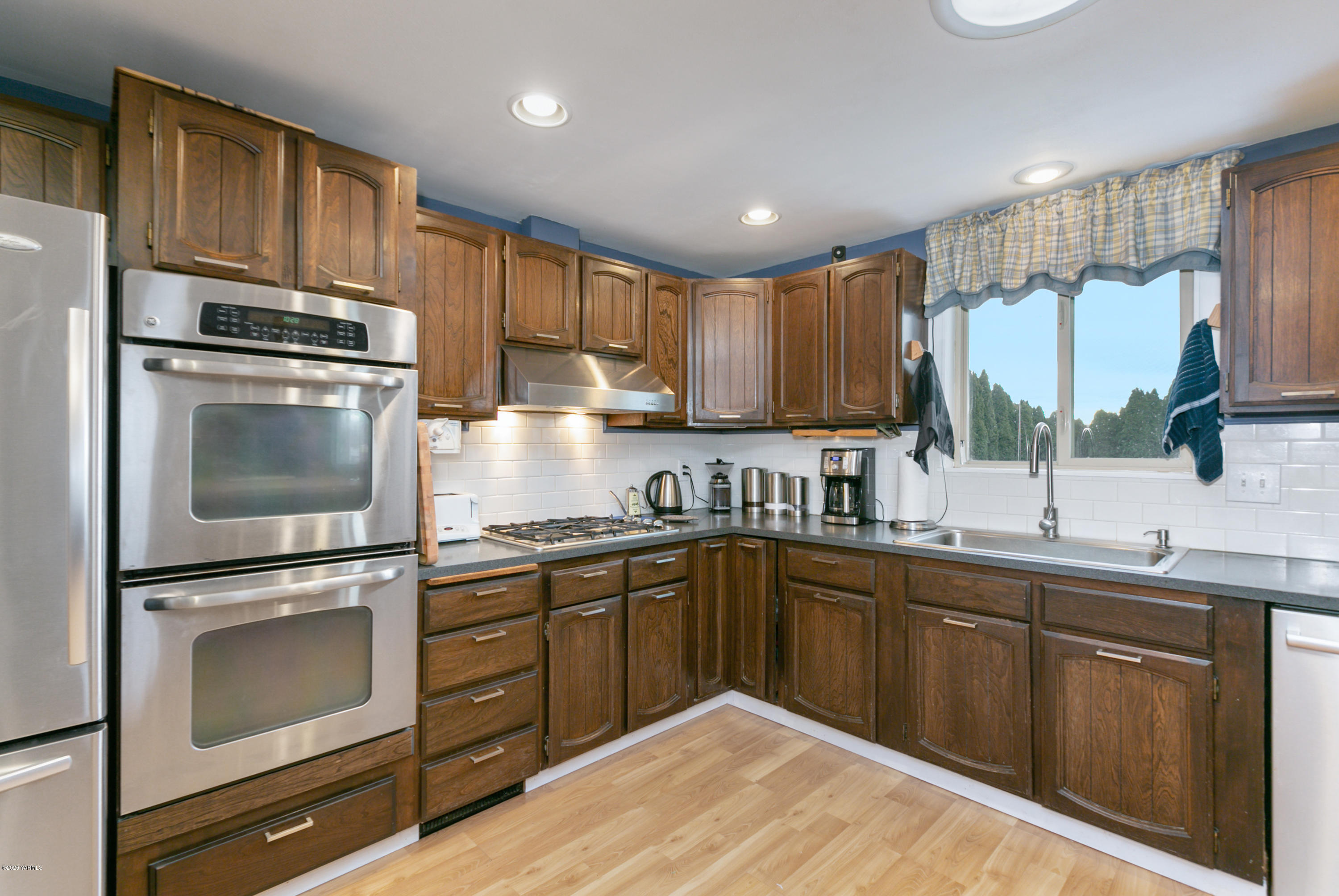 10061 Mieras Road Yakima, WA 98901 - Photo 16 of 23 Kitchen