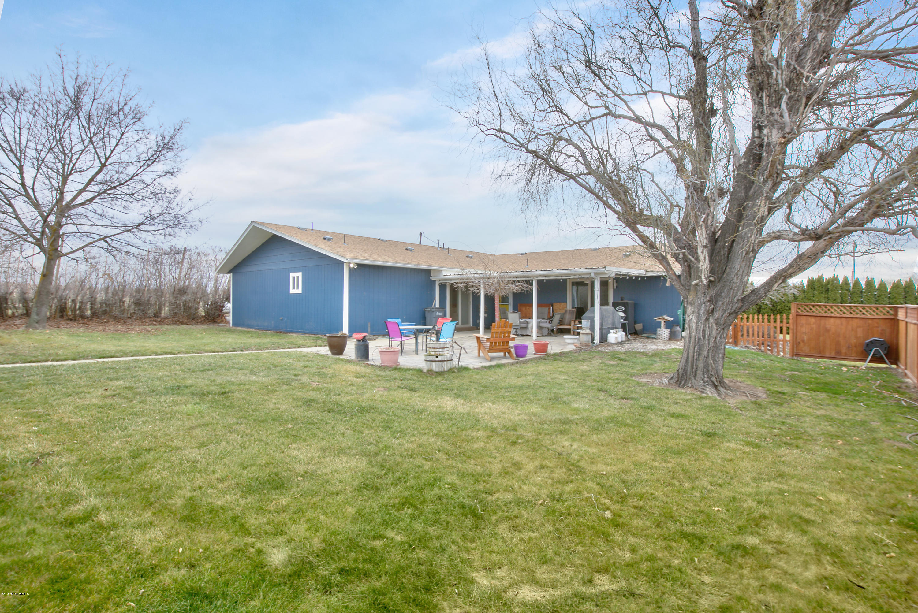 10061 Mieras Road Yakima, WA 98901 - Photo 4 of 23 Backyard