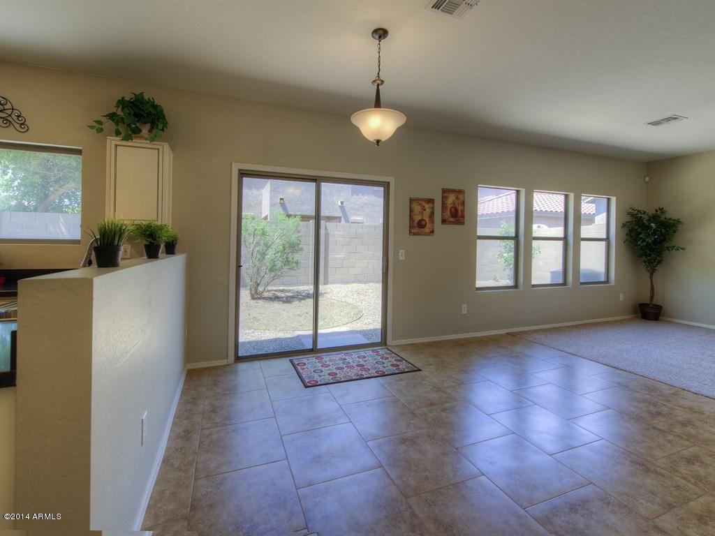 9424 West Eaton Road Phoenix, AZ 85037 - Photo 8 of 24 Casual Dining to Backyard