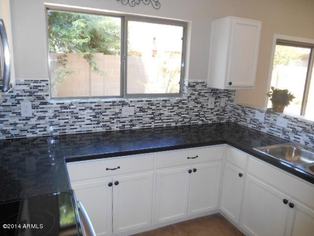9424 West Eaton Road Phoenix, AZ 85037 - Photo 9 of 24 Beautifully Remodeled Kitchen