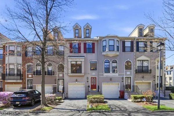 $699,000 | 424 Hartford Drive, Nutley, NJ 07110