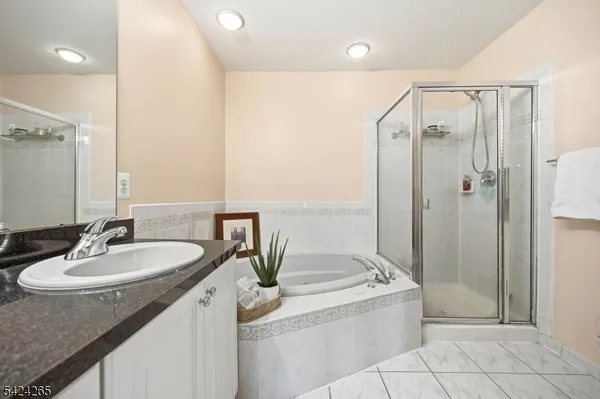 $699,000 | 424 Hartford Drive, Nutley, NJ 07110