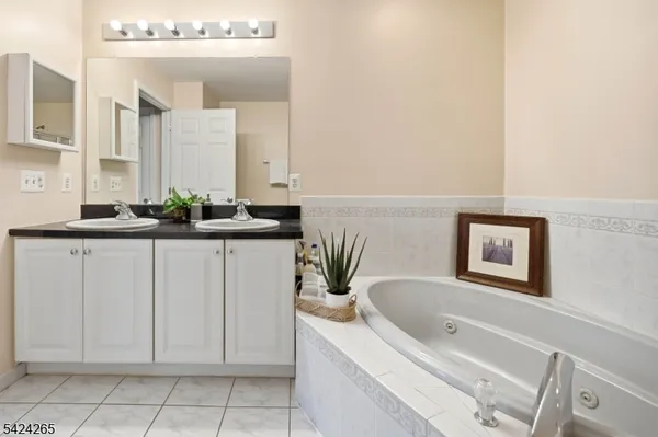 $699,000 | 424 Hartford Drive, Nutley, NJ 07110