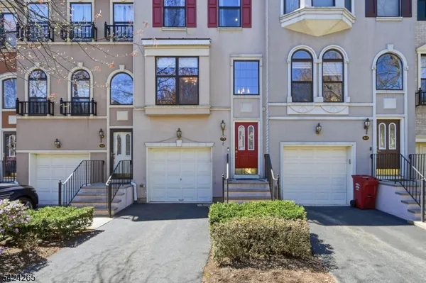 $699,000 | 424 Hartford Drive, Nutley, NJ 07110