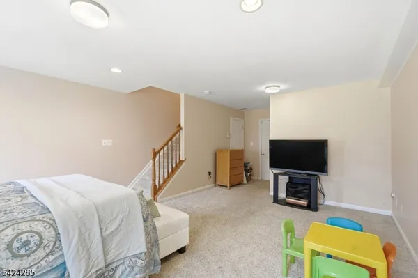 $699,000 | 424 Hartford Drive, Nutley, NJ 07110