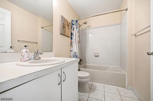 $699,000 | 424 Hartford Drive, Nutley, NJ 07110