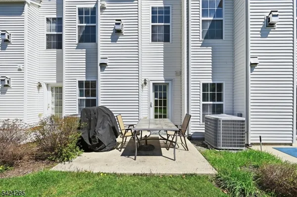 $699,000 | 424 Hartford Drive, Nutley, NJ 07110