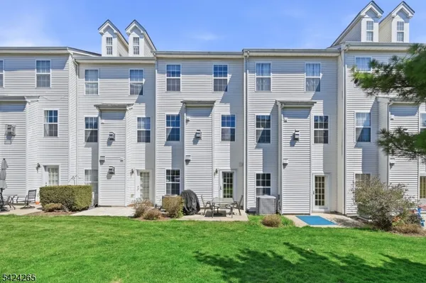 $699,000 | 424 Hartford Drive, Nutley, NJ 07110