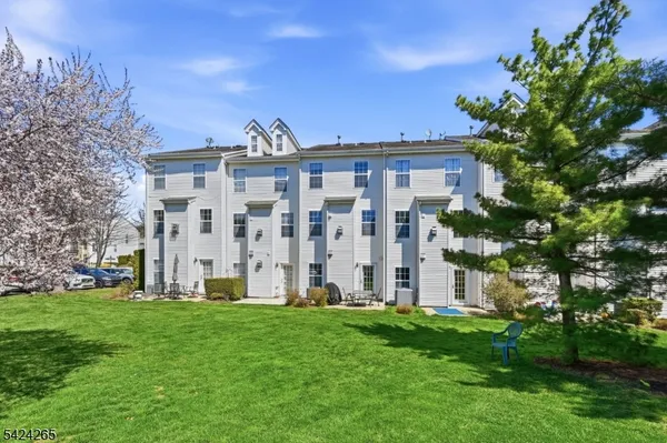 $699,000 | 424 Hartford Drive, Nutley, NJ 07110