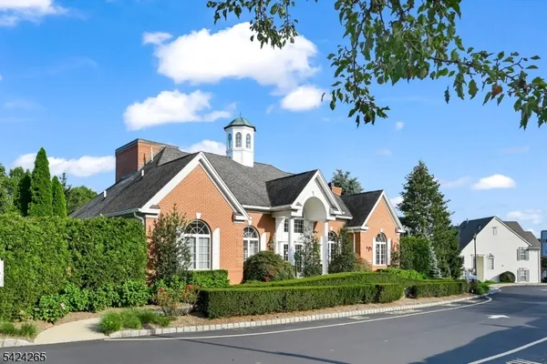 $699,000 | 424 Hartford Drive, Nutley, NJ 07110