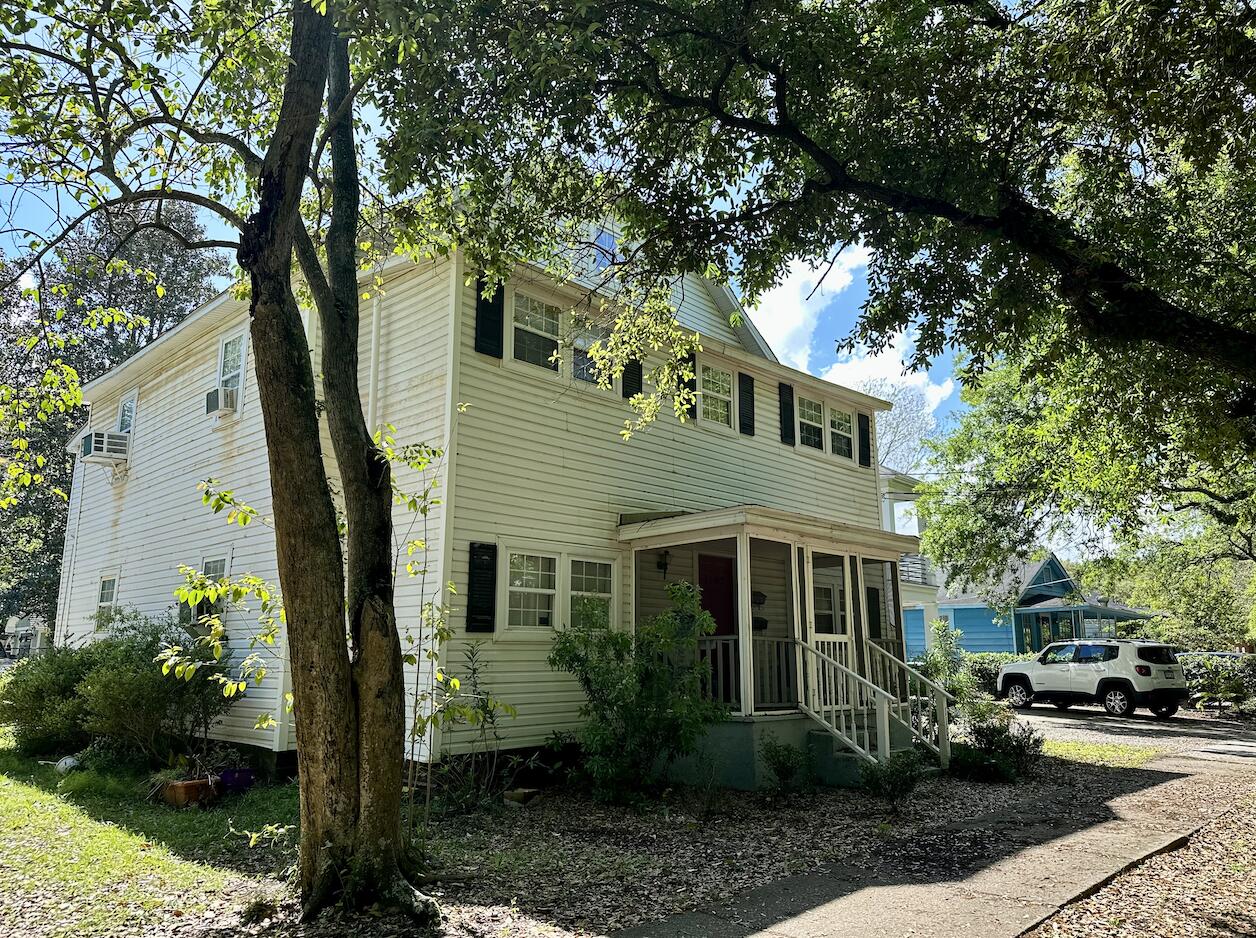 1107 Prince Street Georgetown, SC 29440 - Photo 3 of 23 elcome to 1107 Prince St!